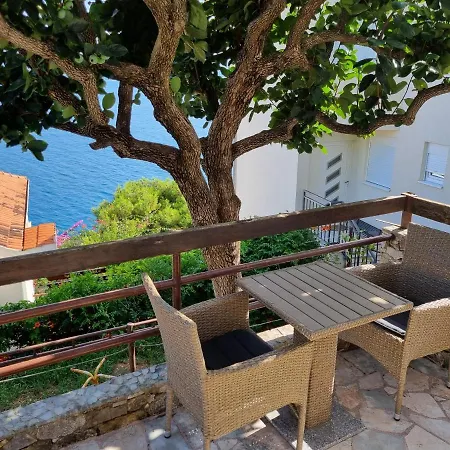 Sea Breeze Apartment